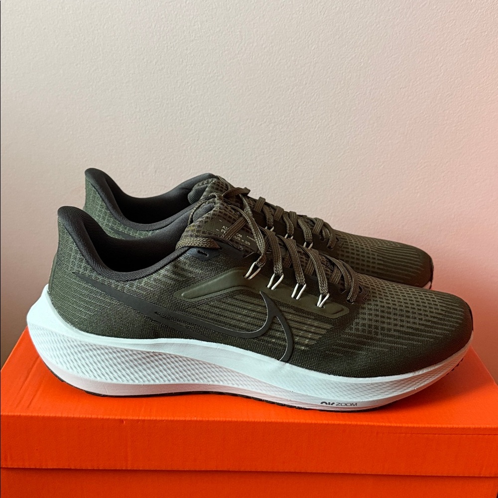Nike Air Zoom Pegasus 39 Sequoia Green DH4071-300 Men’s Size 10